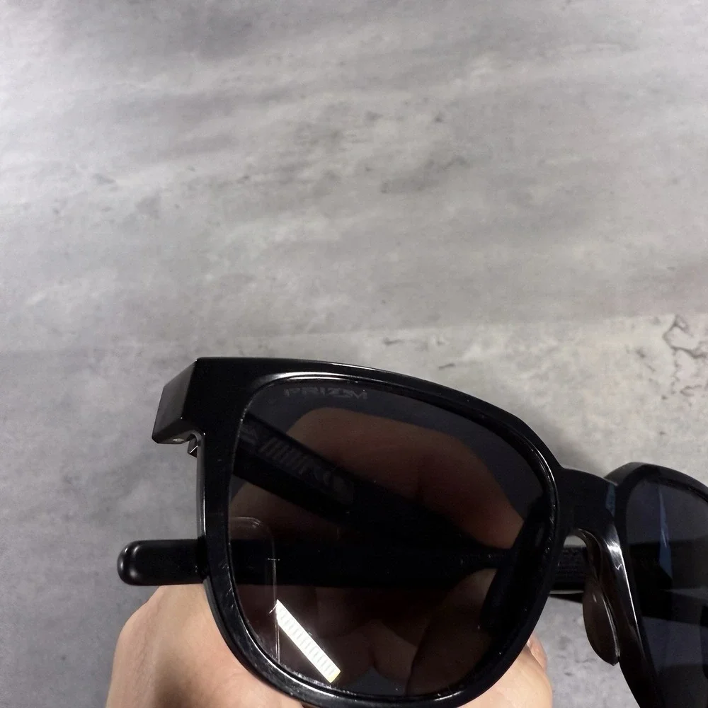 Oakley some cosmetic